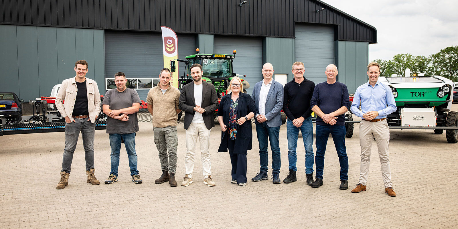 Foto-Werkbezoek-Staatssecretaris-Erkens—groep-LR